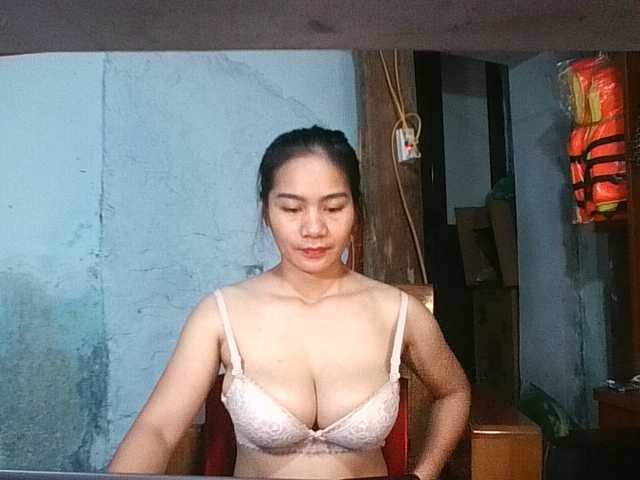EllaShow93 live cam on BongaCams