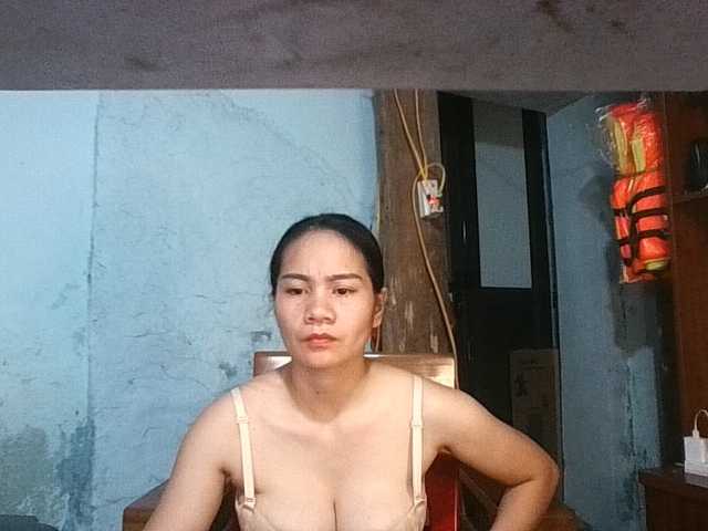 EllaShow93 live cam on BongaCams