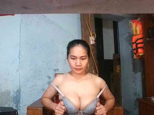 EllaShow93 webcam