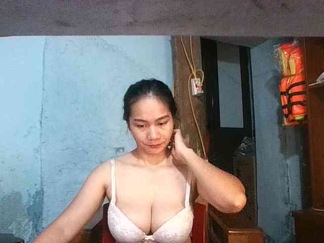EllaShow93 webcam
