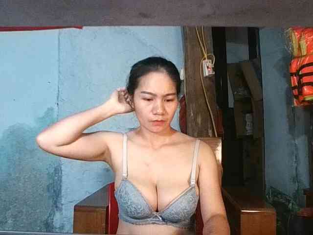 EllaShow93 webcam