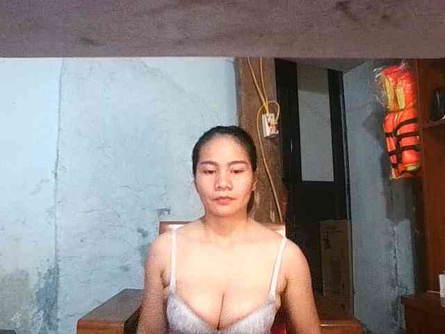 EllaShow93 webcam
