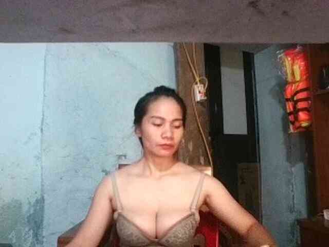 EllaShow93 webcam