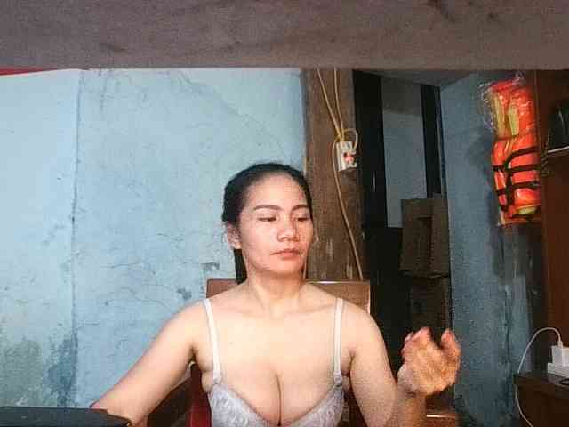EllaShow93 webcam