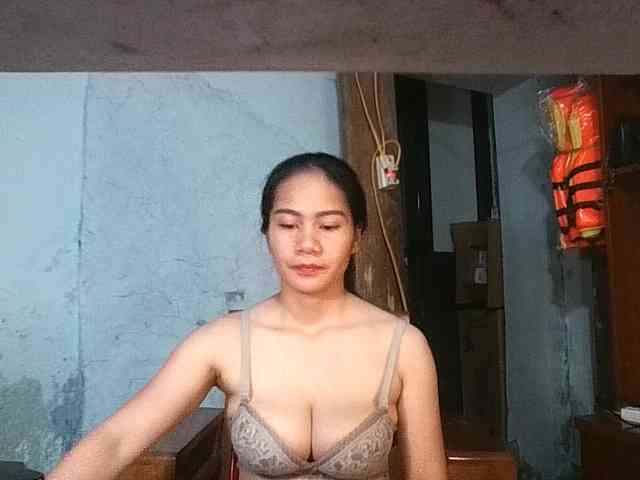 EllaShow93 webcam