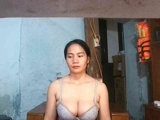 EllaShow93 webcam