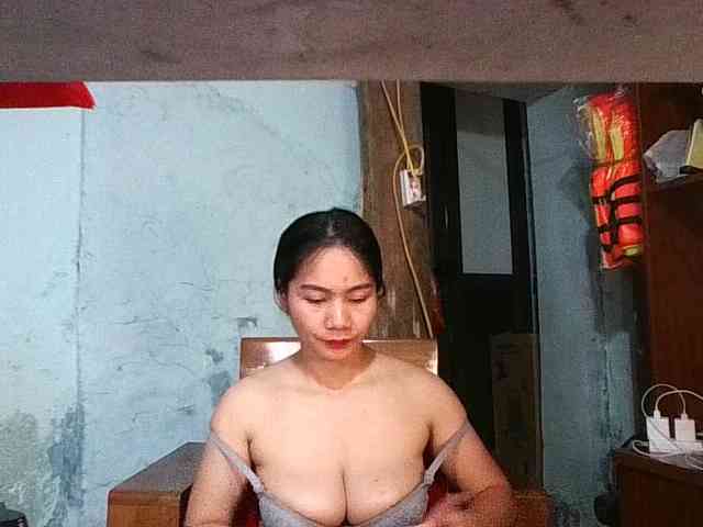 EllaShow93 webcam