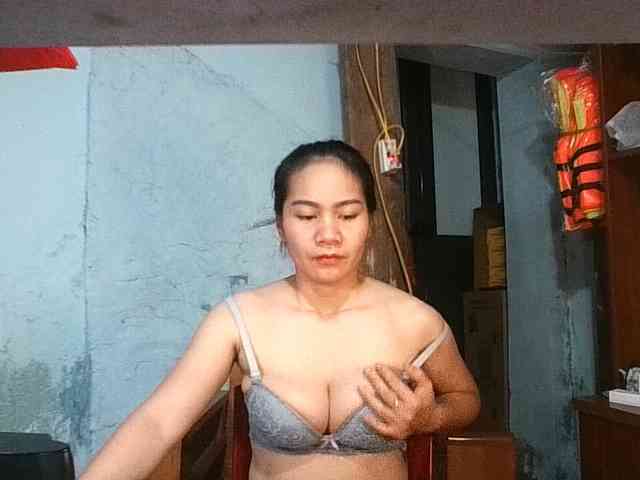EllaShow93 webcam