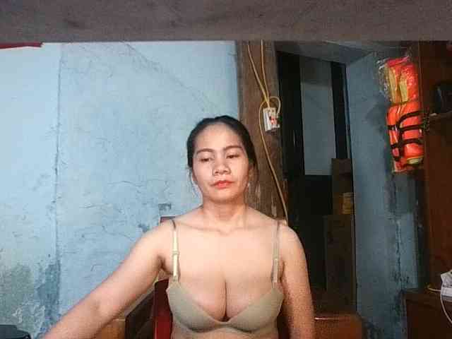 EllaShow93 webcam