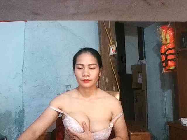 EllaShow93 webcam