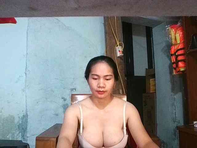 EllaShow93 webcam