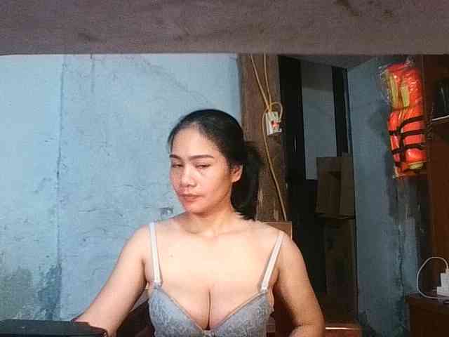 EllaShow93 webcam