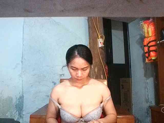 EllaShow93 webcam