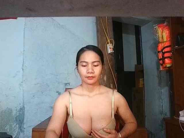 EllaShow93 webcam
