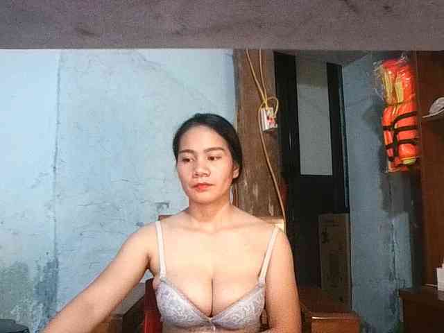 EllaShow93 webcam