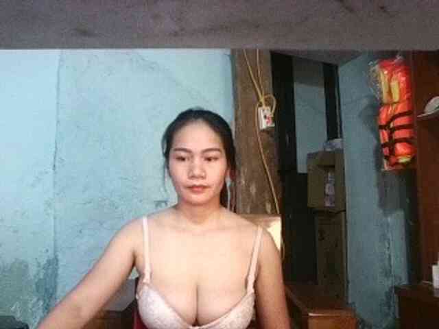 EllaShow93 webcam