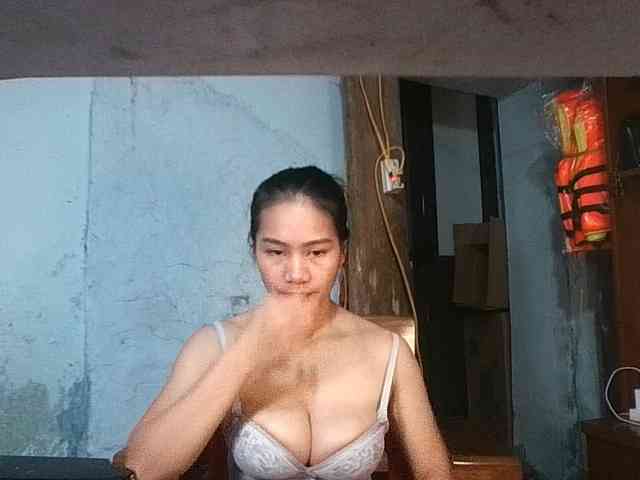 EllaShow93 webcam