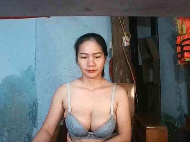 EllaShow93 webcam