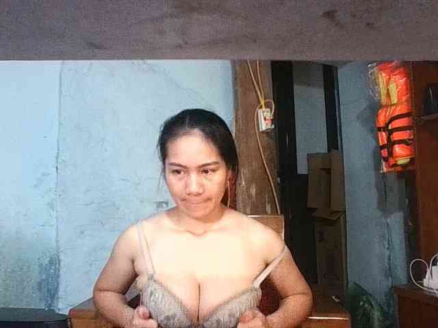 EllaShow93 webcam