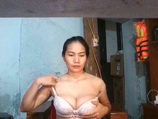 EllaShow93 webcam