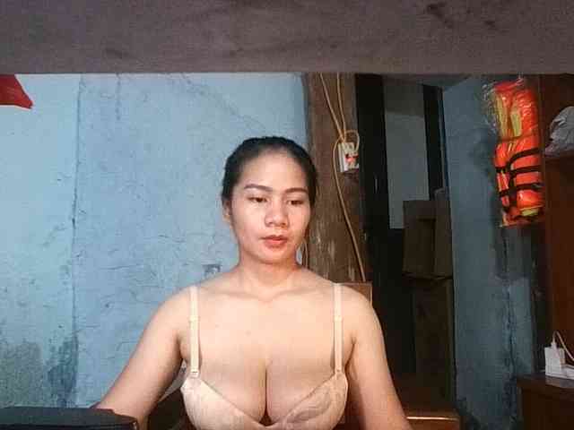 EllaShow93 webcam