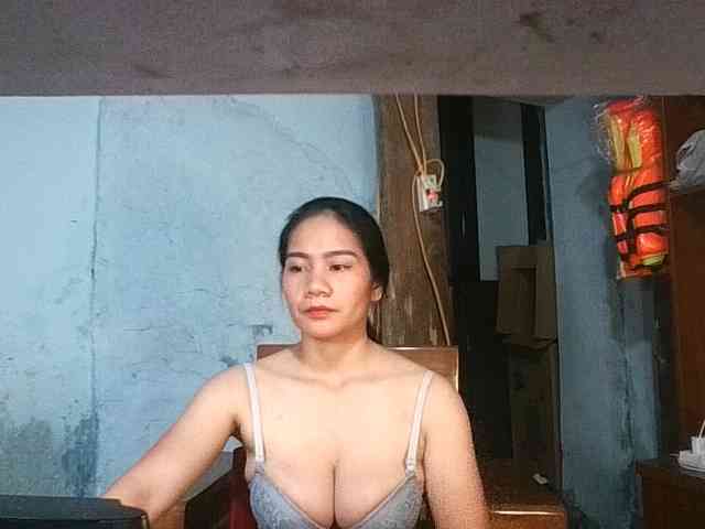 EllaShow93 webcam
