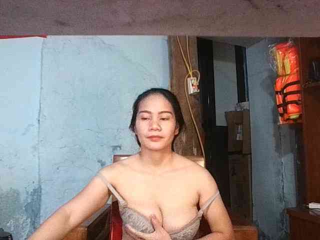 EllaShow93 webcam