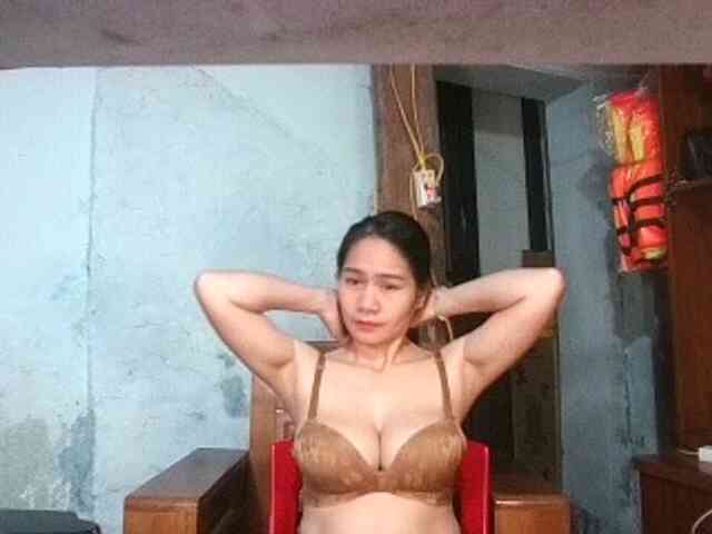 EllaShow93 webcam