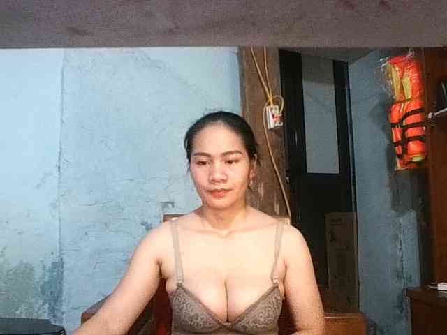 EllaShow93 webcam