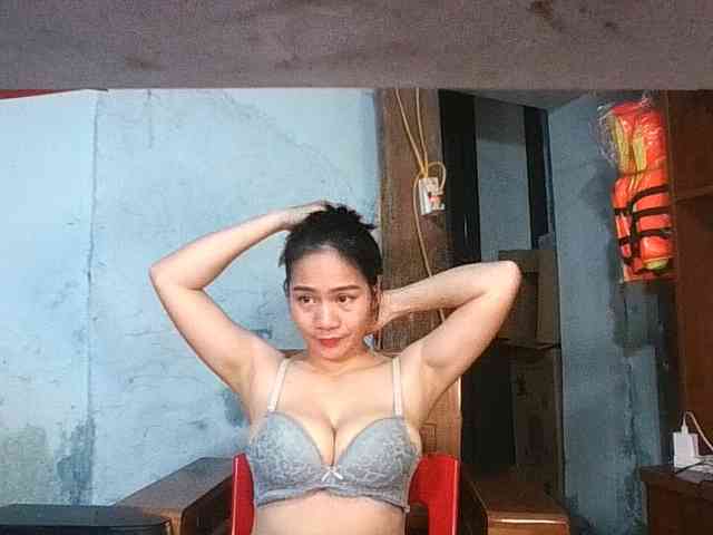 EllaShow93 webcam