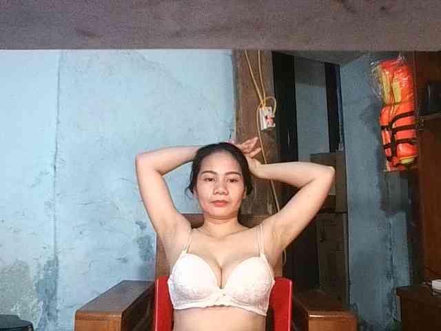 EllaShow93 webcam