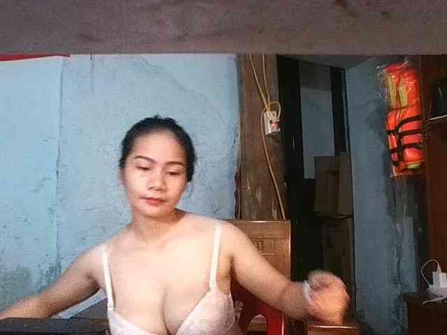 EllaShow93 webcam