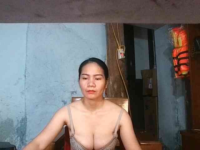 EllaShow93 webcam