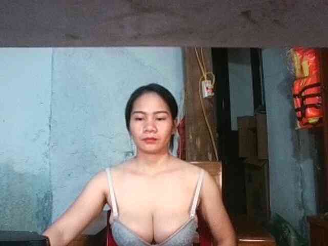 EllaShow93 webcam