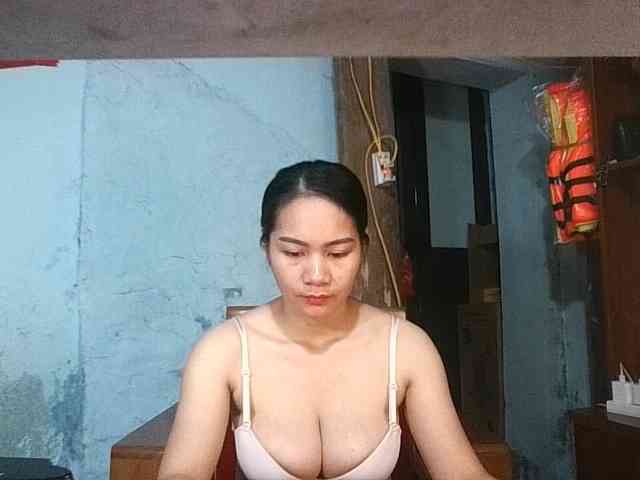 EllaShow93 webcam