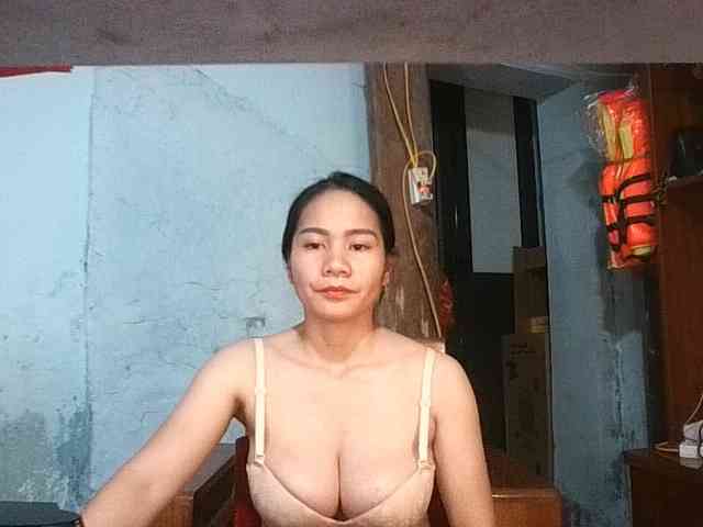EllaShow93 webcam