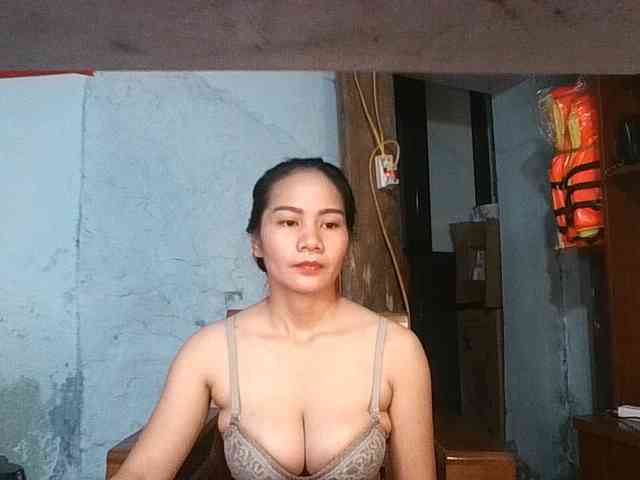 EllaShow93 webcam