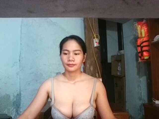 EllaShow93 webcam