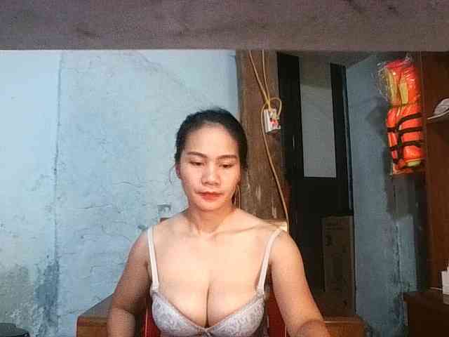 EllaShow93 webcam