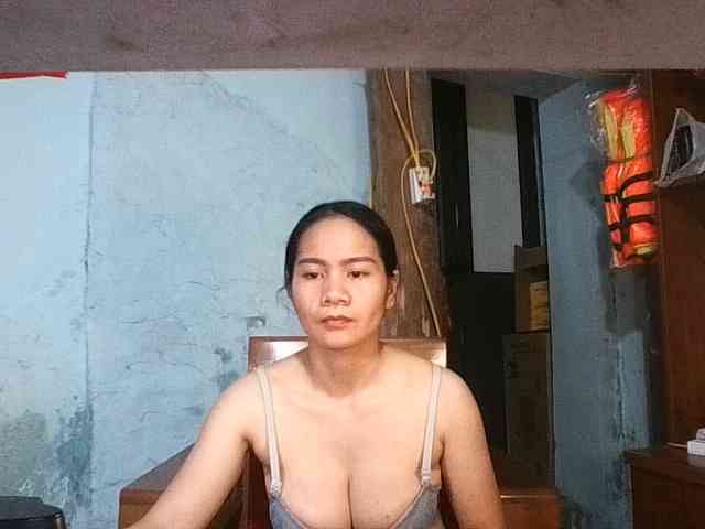 Model: EllaShow93