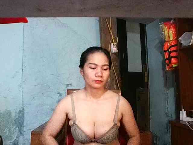 EllaShow93 webcam