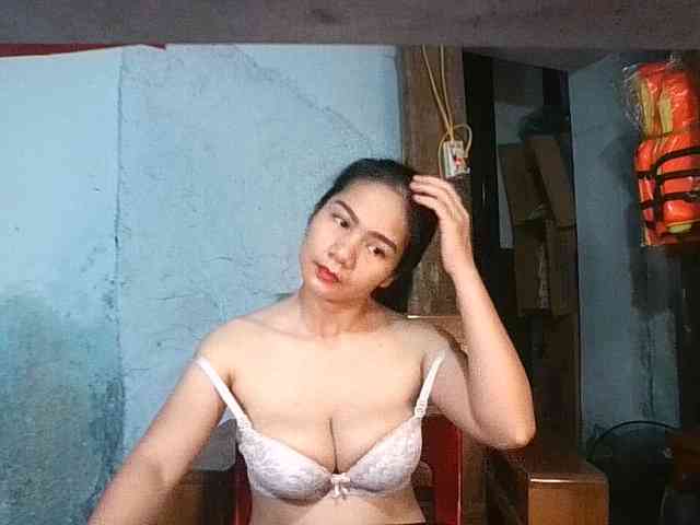 EllaShow93 webcam
