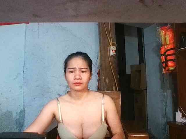 EllaShow93 webcam