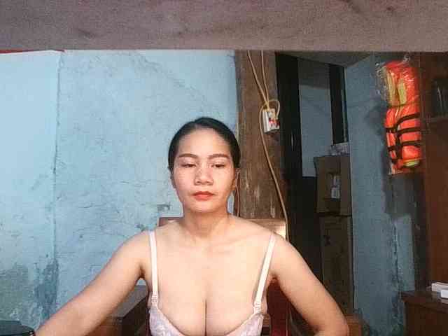 EllaShow93 webcam