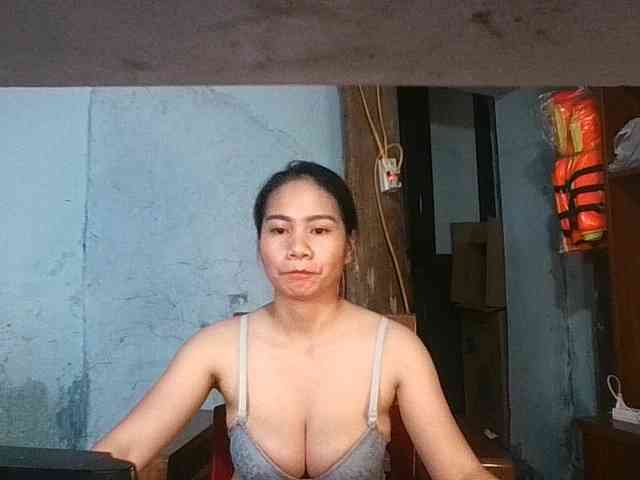 EllaShow93 webcam