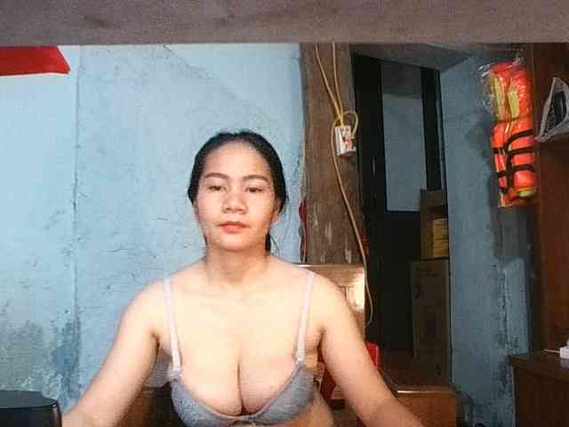 EllaShow93 webcam