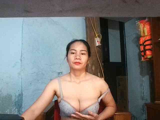 EllaShow93 webcam