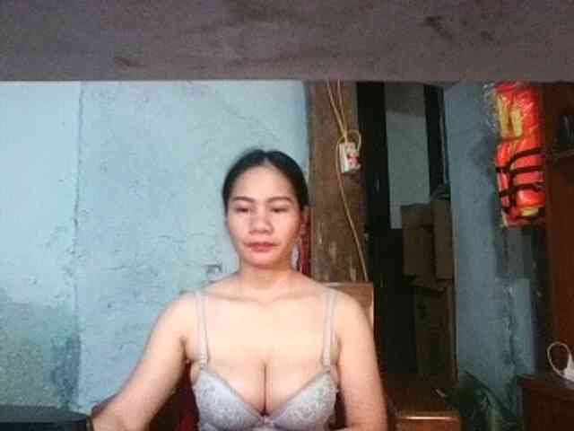EllaShow93 webcam