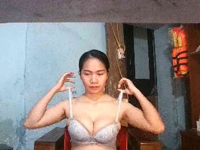 EllaShow93 webcam