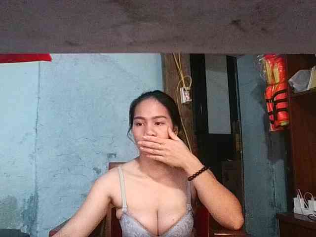 EllaShow93 webcam